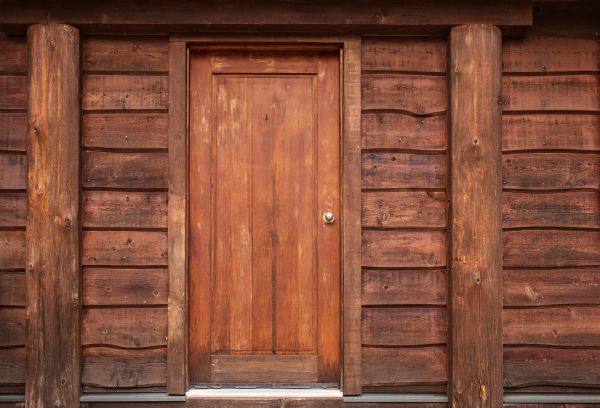 Professional Log Cabin Siding Installation